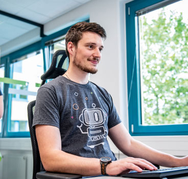 Max Mitarbeiter Stories
